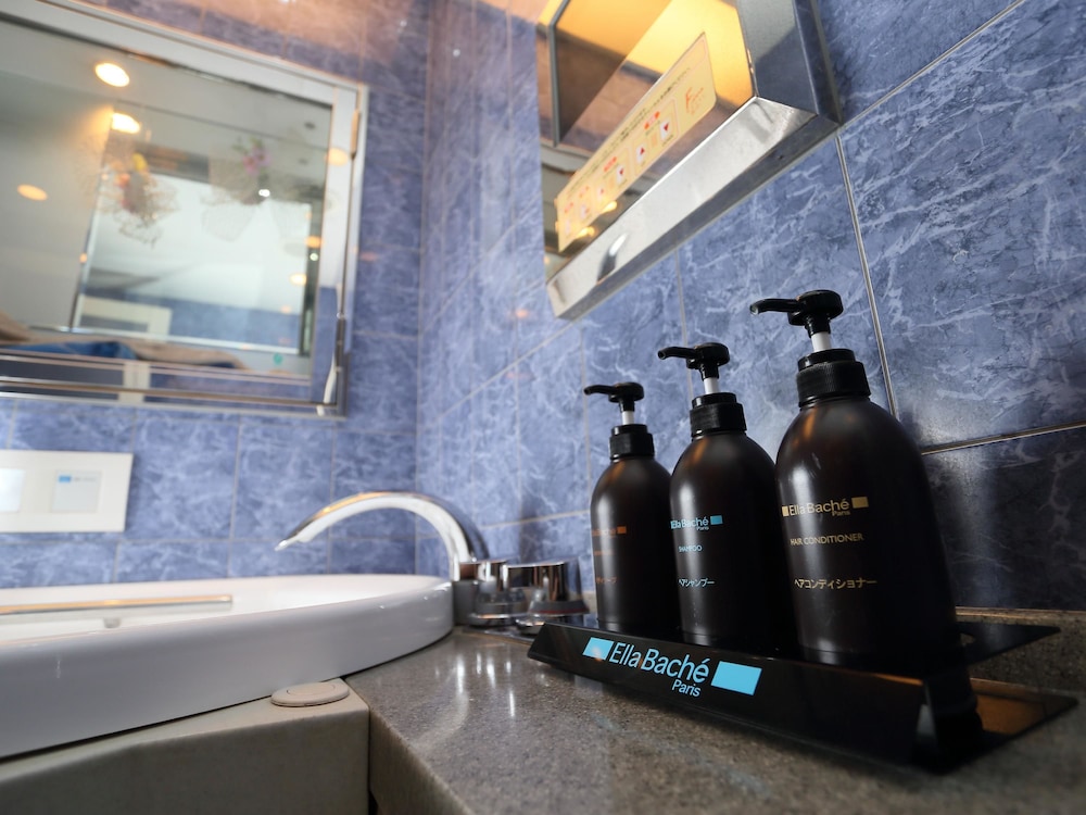 スタンダード ダブルまたはツインルーム クイーンベッド 1 台 (Couples Hotel) バスルーム1 | ホテルファイン大阪岬南一番地 I 店