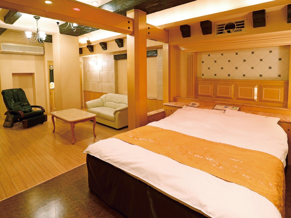 スタンダード ルーム キングベッド 1 台 (Couples Hotel) | ファインガーデン大阪十三