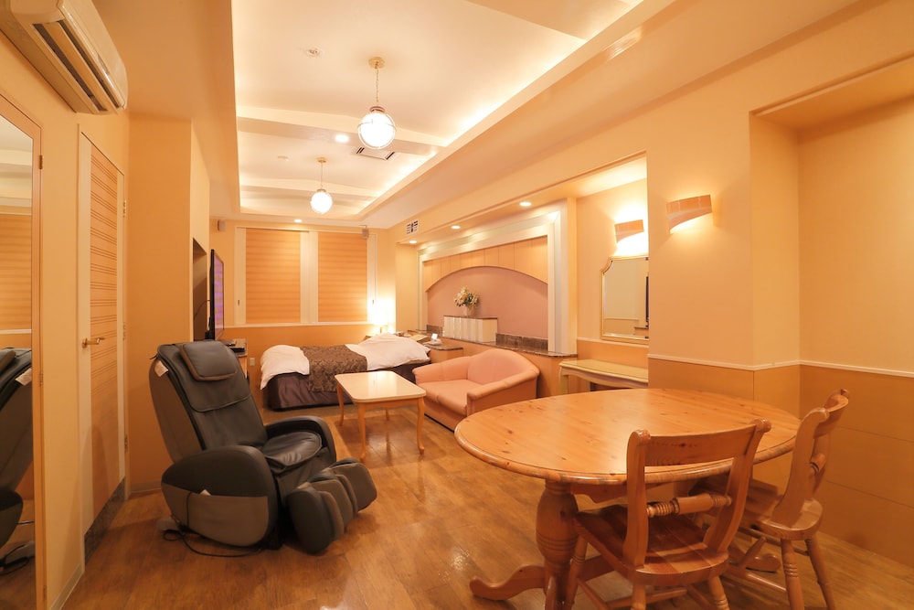 スタンダード ルーム キングベッド 1 台 (Couples Hotel) 客室1 | ファインガーデン京都南