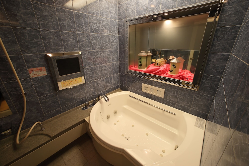 スタンダード ルーム キングベッド 1 台 (Couples Hotel) バスルーム2 | ファインガーデン京都南