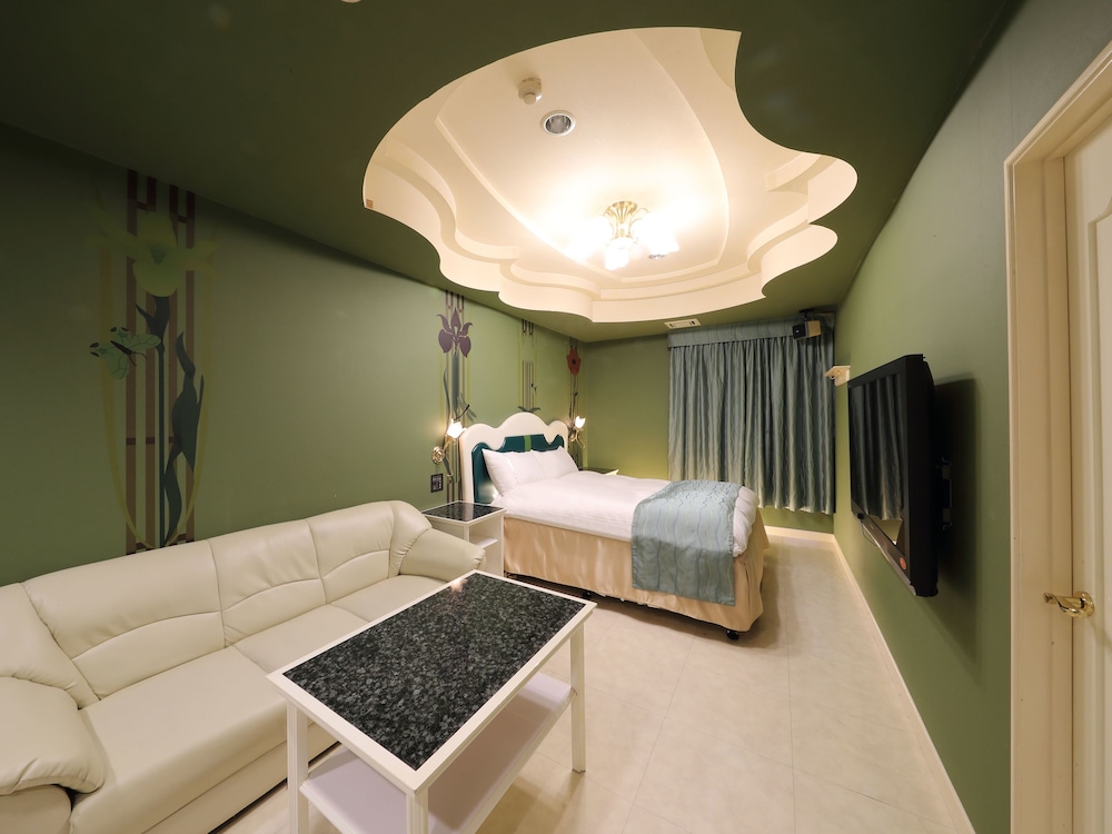 スタンダード ルーム キングベッド 1 台 (Couples Hotel) 客室16 | ホテル ファインガーデン鈴鹿