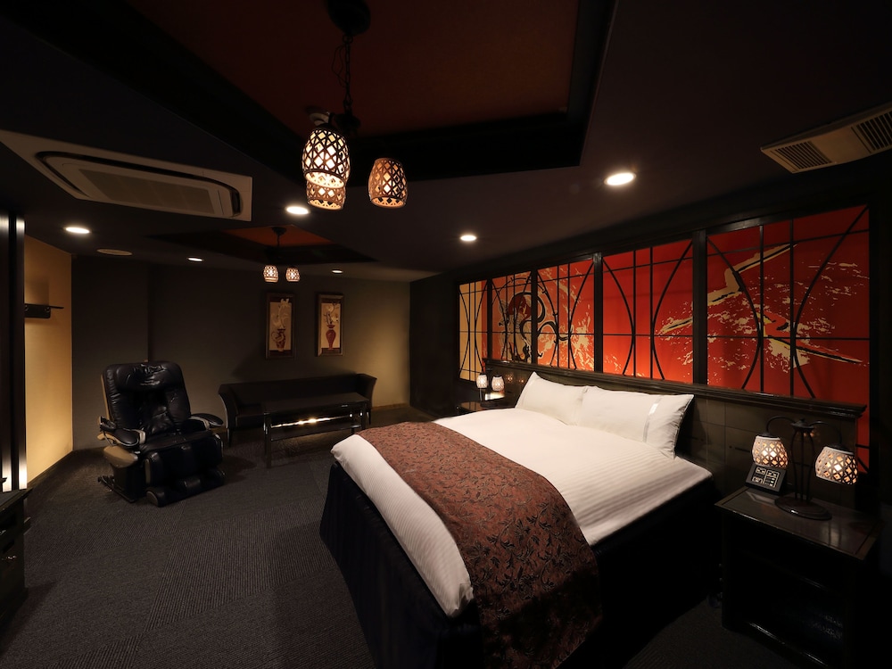スタンダード ルーム キングベッド 1 台 (Couples Hotel) 客室17 | ホテル ファインガーデン鈴鹿