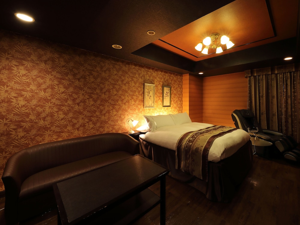 スタンダード ルーム キングベッド 1 台 (Couples Hotel) 客室22 | ホテル ファインガーデン鈴鹿