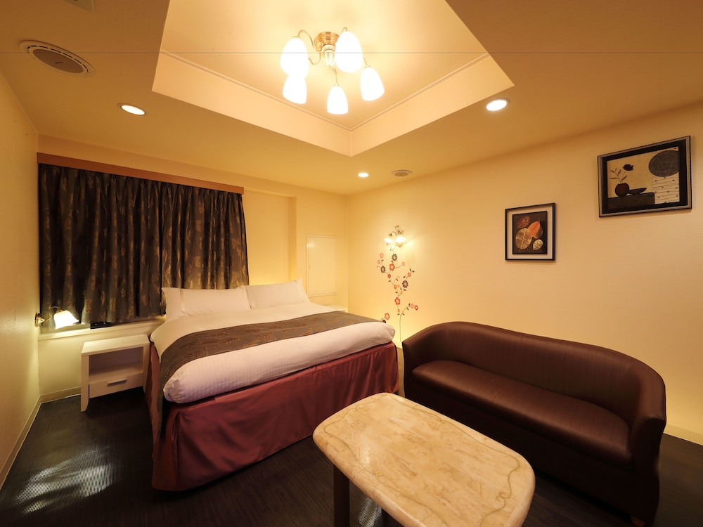 スタンダード ルーム キングベッド 1 台 (Couples Hotel) 客室11 | ホテル ファインガーデン鈴鹿