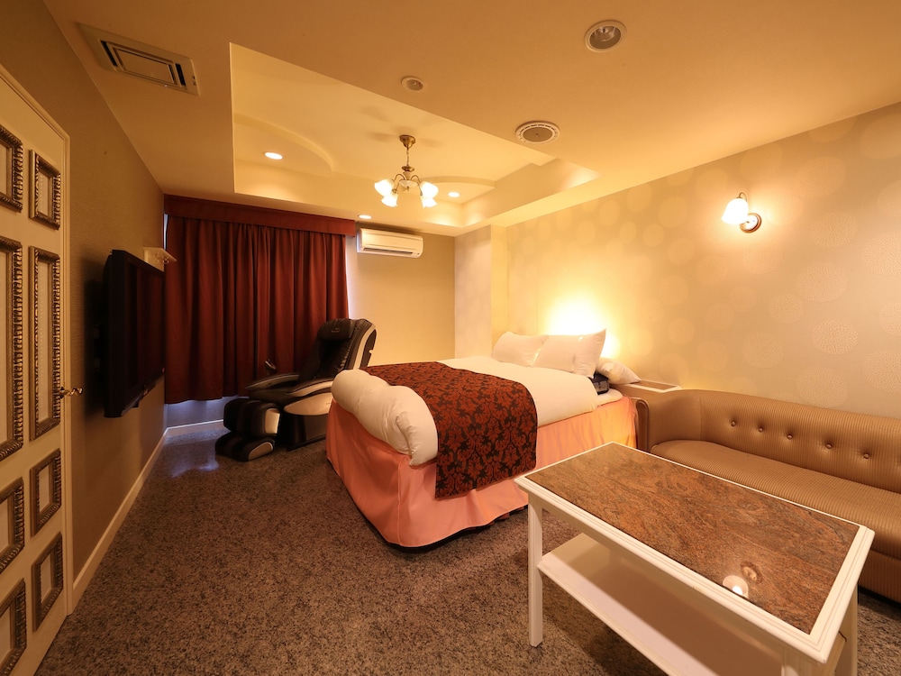 スタンダード ルーム キングベッド 1 台 (Couples Hotel) 客室32 | ホテル ファインガーデン鈴鹿