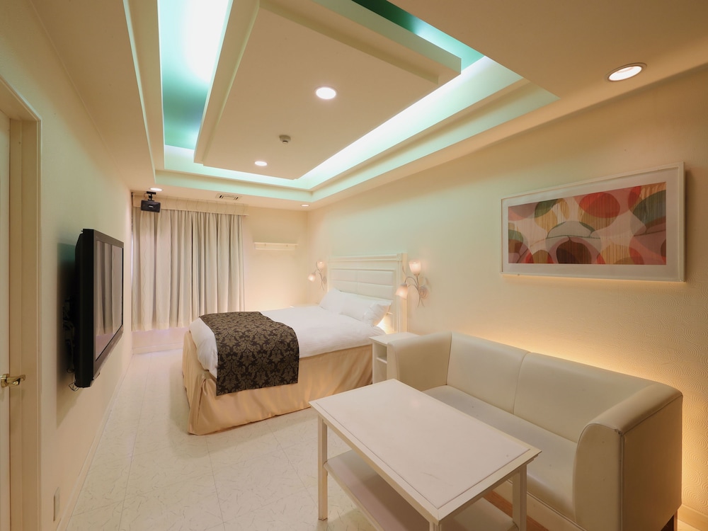 スタンダード ルーム キングベッド 1 台 (Couples Hotel) 客室20 | ホテル ファインガーデン鈴鹿