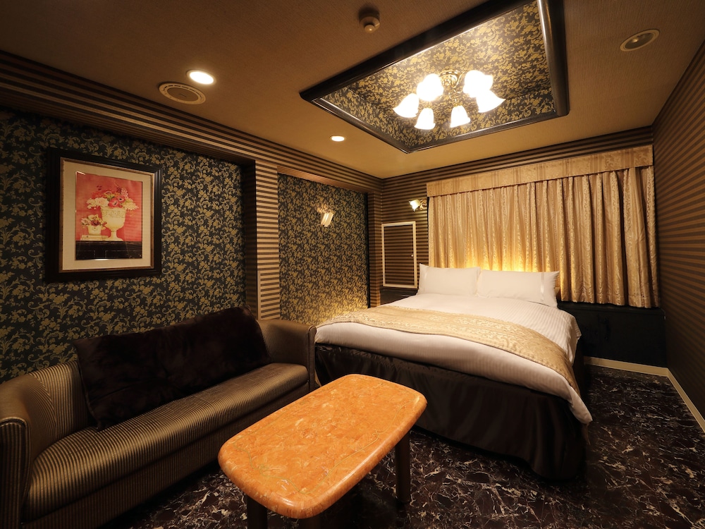 スタンダード ルーム キングベッド 1 台 (Couples Hotel) 客室12 | ホテル ファインガーデン鈴鹿