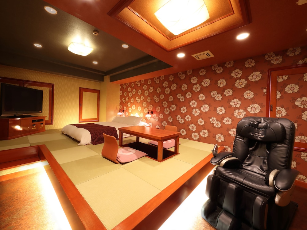 スタンダード ルーム キングベッド 1 台 (Couples Hotel) 客室31 | ホテル ファインガーデン鈴鹿