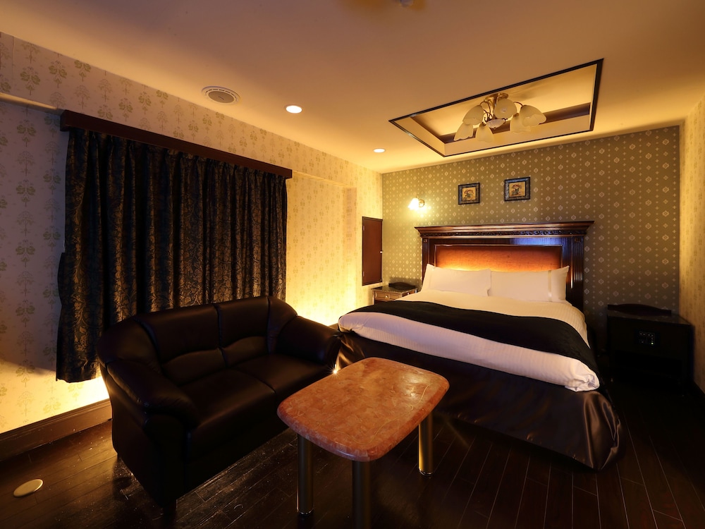 スタンダード ルーム キングベッド 1 台 (Couples Hotel) 客室13 | ホテル ファインガーデン鈴鹿
