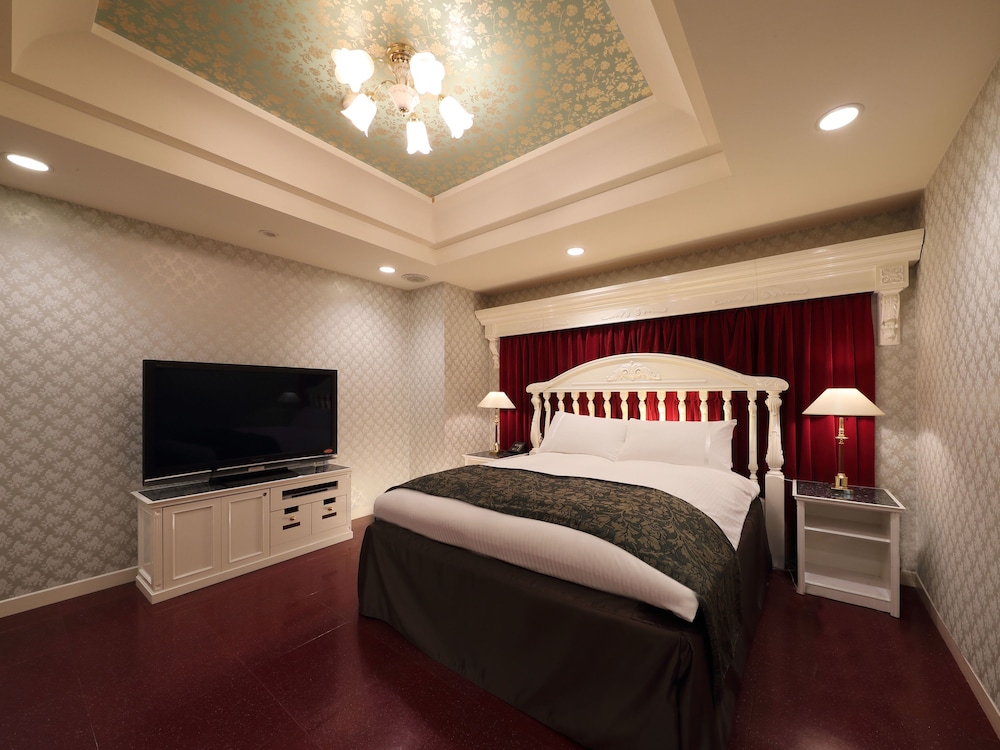 スタンダード ルーム キングベッド 1 台 (Couples Hotel) 客室18 | ホテル ファインガーデン鈴鹿