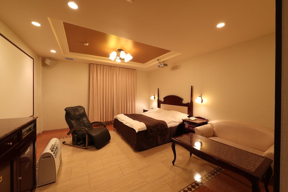 スタンダード ルーム クイーンベッド 1 台 (Couples Hotel) 客室1 | ホテル ファインガーデン松阪 III