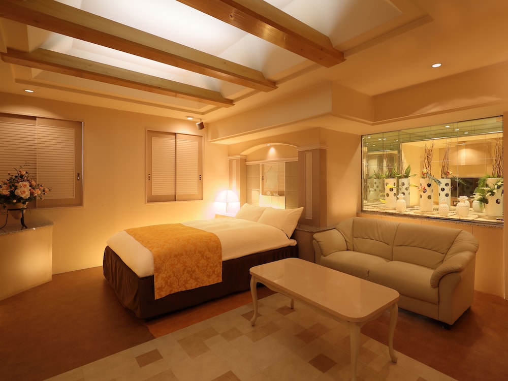 スタンダード ルーム キングベッド 1 台 (Couples Hotel) リビング エリア0 | ホテル ファインガーデン奈良宝来