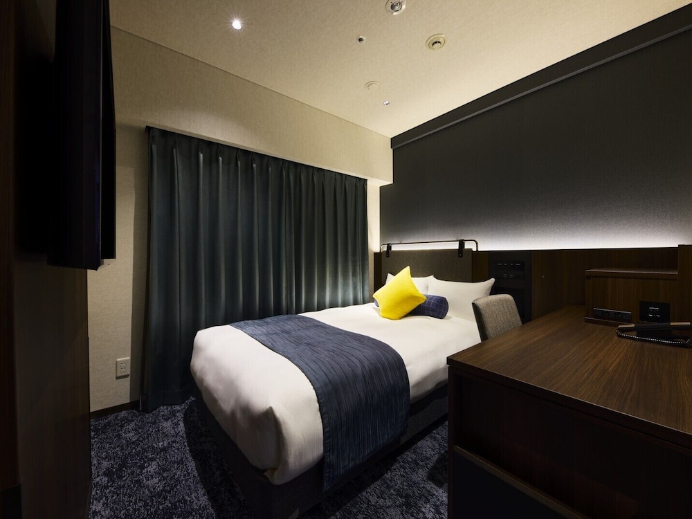シングルルーム 禁煙 (Large single Bed 39-49in / 100-125cm) | ヴィラフォンテーヌ神戸三宮