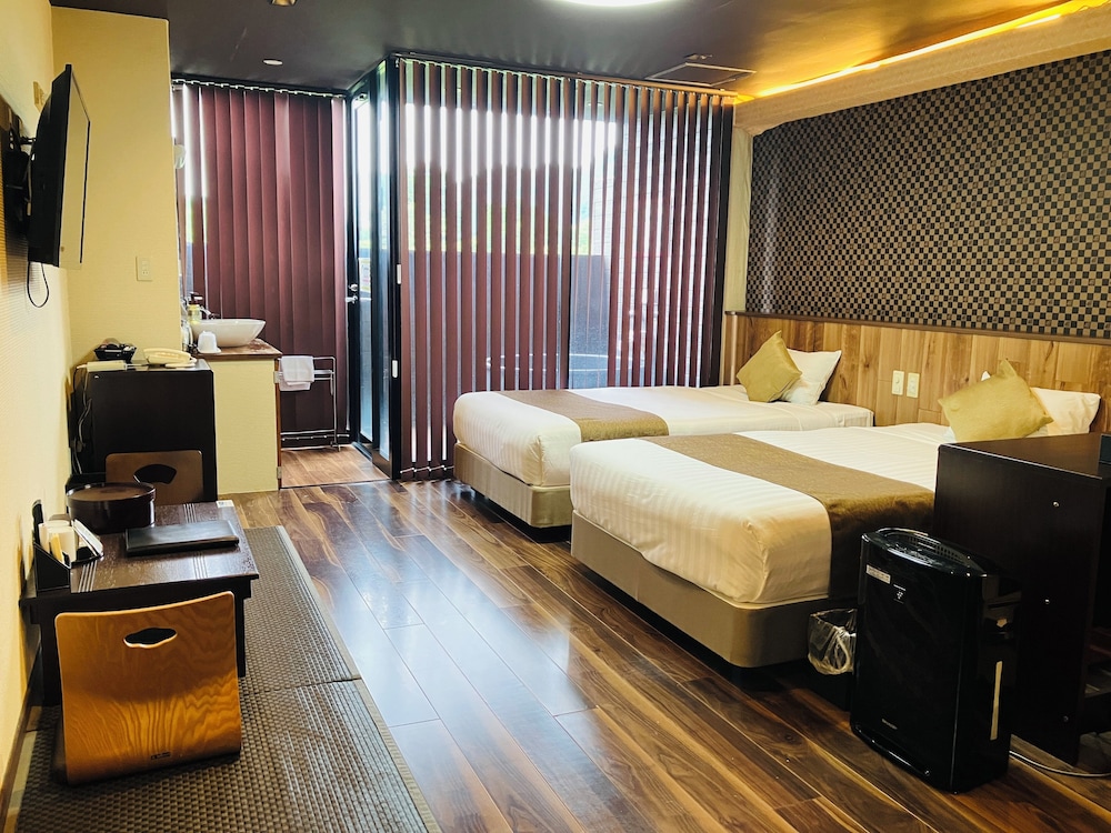 [和モダン和洋室] 25平米 + 専用テラス6平米 信楽焼露天風呂 喫煙可 | リブマックスリゾート鬼怒川