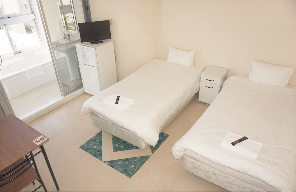 オーシャンビューツイン テラス付き | 沖縄オーシャンフロントホテル