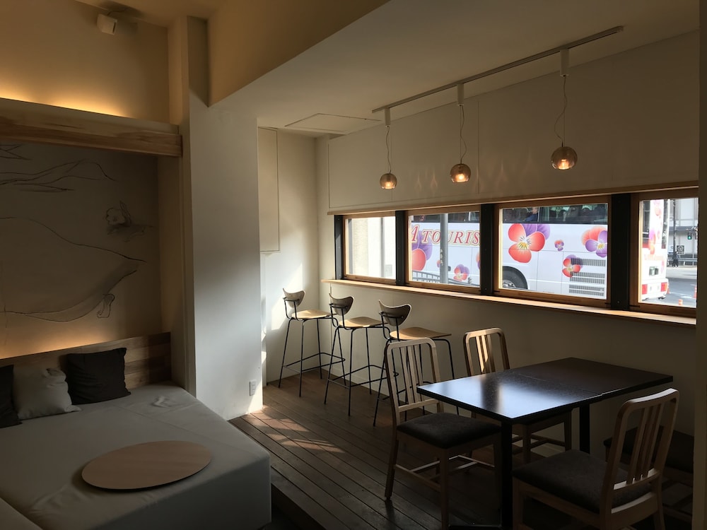 カフェ1 | サンチャゴ ゲストハウス 京都