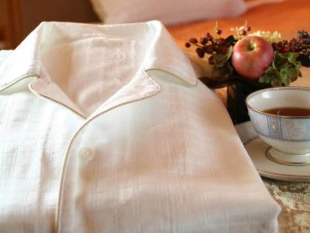 スタンダードツインルーム 禁煙(110cm ベッド x 2) 客室の設備とサービス0 | ザ クラウンパレス新阪急高知