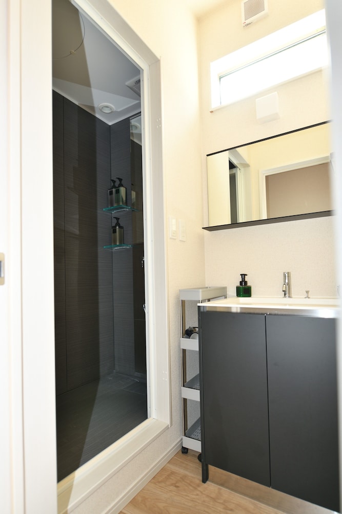 ベーシック アパートメント 禁煙 バスルーム2 | LacQuer House ASAKUSA II