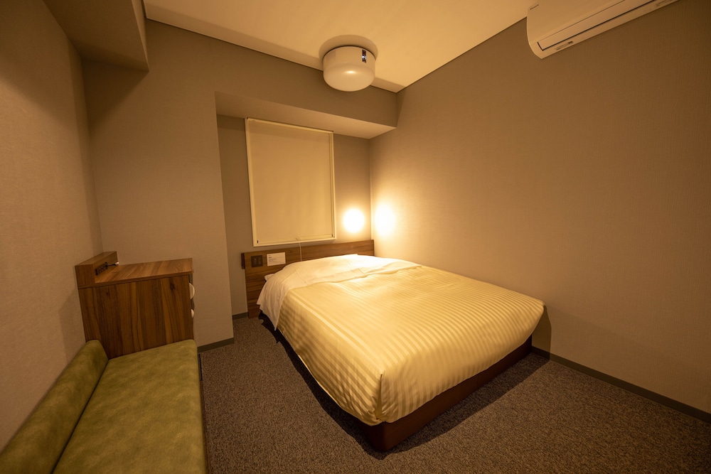 ［禁煙］シアタールーム 客室2 | スーパーホテル東京・赤羽駅南口