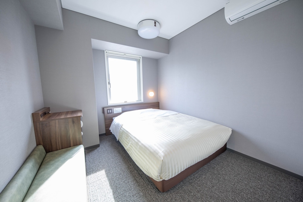 ［禁煙］シアタールーム 客室3 | スーパーホテル東京・赤羽駅南口