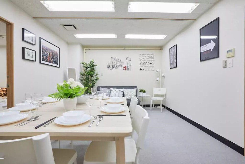 台東4A 客室内のダイニングエリア1 | 寅ホテル台東 A