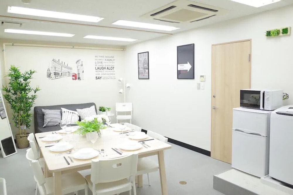 台東4A 客室内のダイニングエリア4 | 寅ホテル台東 A