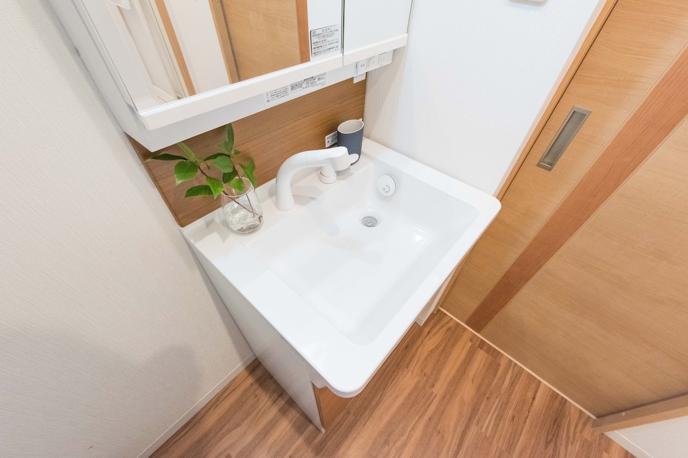 押上501 バスルームのシンク2 | TORA HOTEL Skytree V