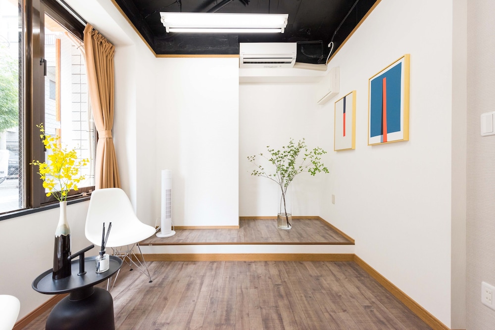 中里101 リビング エリア4 | TORA HOTEL Komagome A