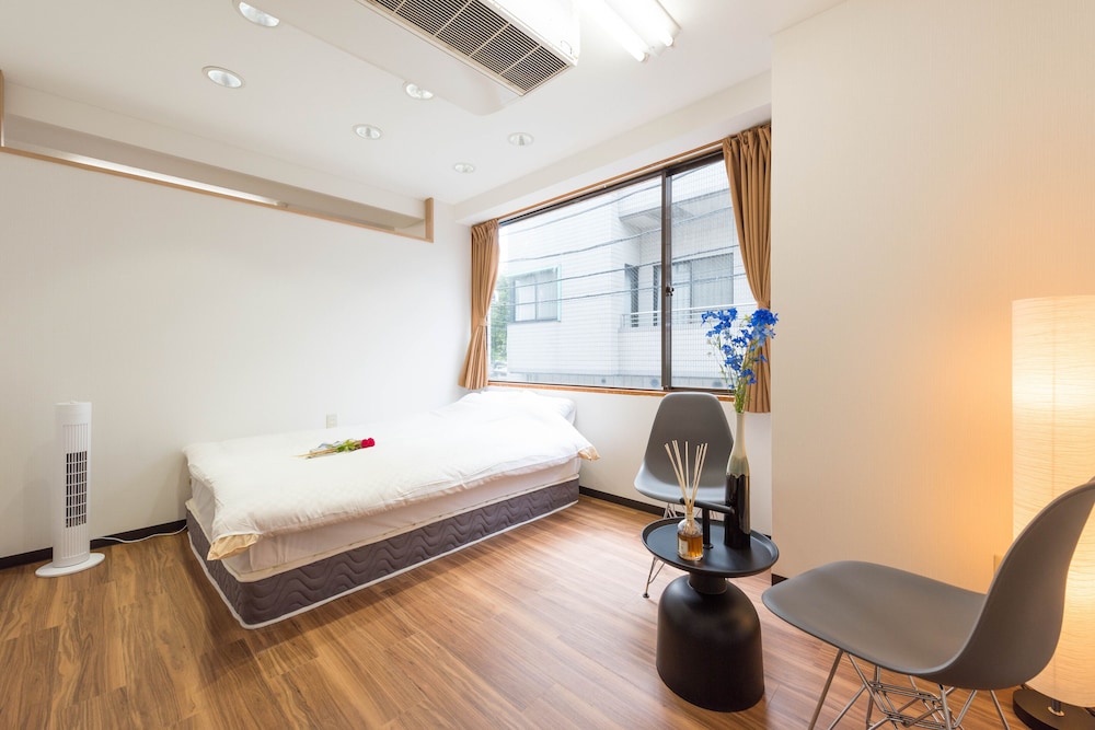 中里201 リビング エリア6 | TORA HOTEL Komagome B