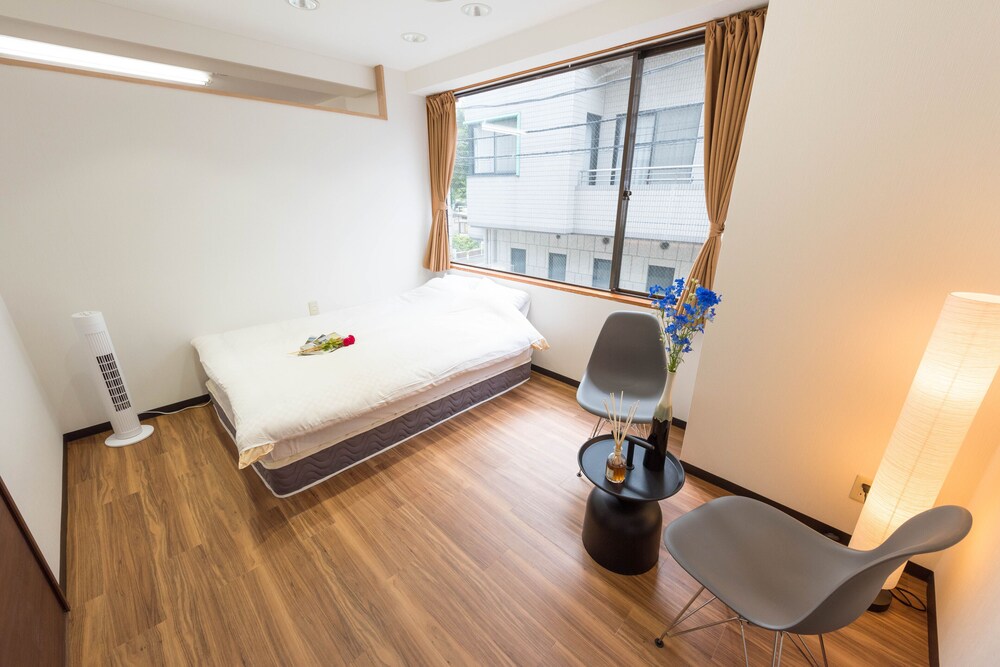 中里201 リビング エリア10 | TORA HOTEL Komagome B