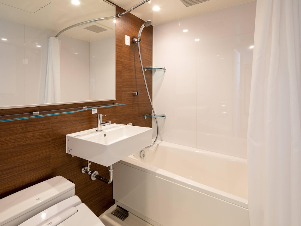 スタンダード ルーム ダブルベッド 1 台 禁煙 バスルーム0 | コンフォートホテルERA京都東寺