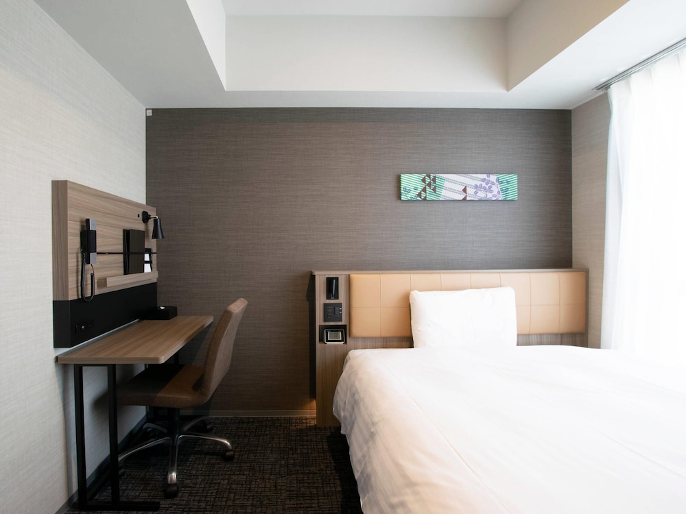 スタンダード ルーム ダブルベッド 1 台 禁煙 客室1 | コンフォートホテルERA京都東寺