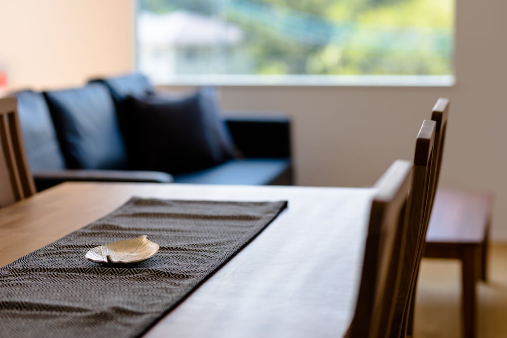 ヴィラ 3 ベッドルーム 禁煙 客室内のダイニングエリア5 | Frame View Mt.Fuji Villa-east-