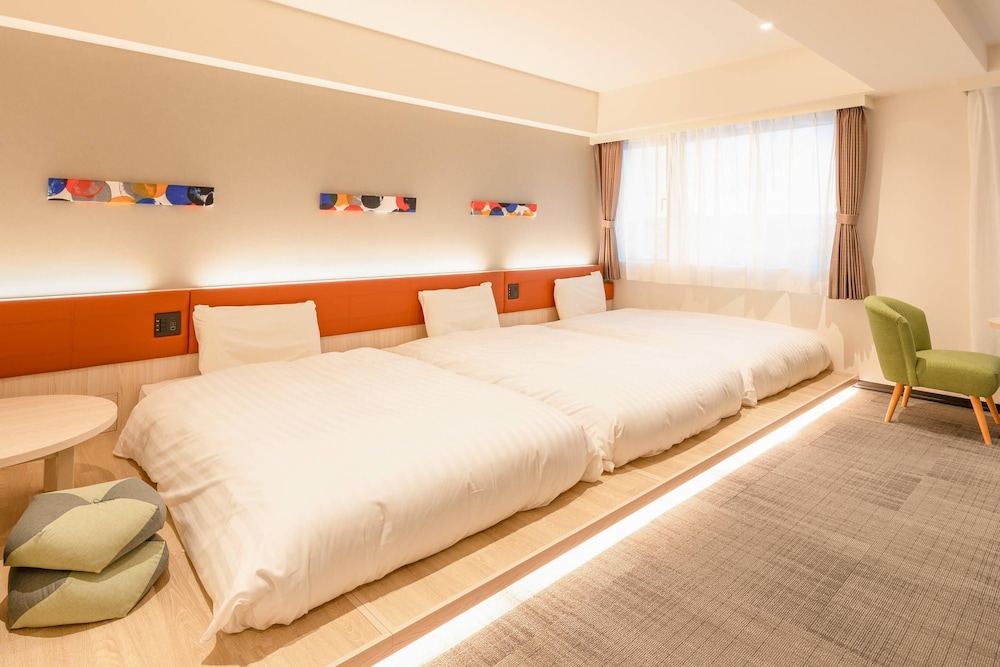 スタンダード ルーム シングルベッド 3 台 禁煙 | コンフォートホテル京都堀川五条