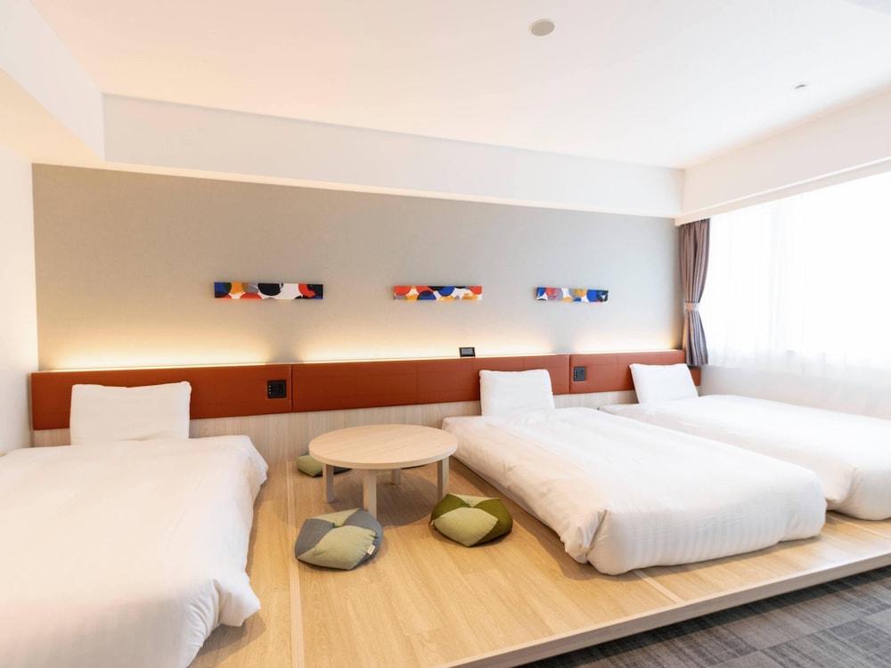 スタンダード ルーム シングルベッド 3 台 禁煙 客室6 | コンフォートホテル京都堀川五条