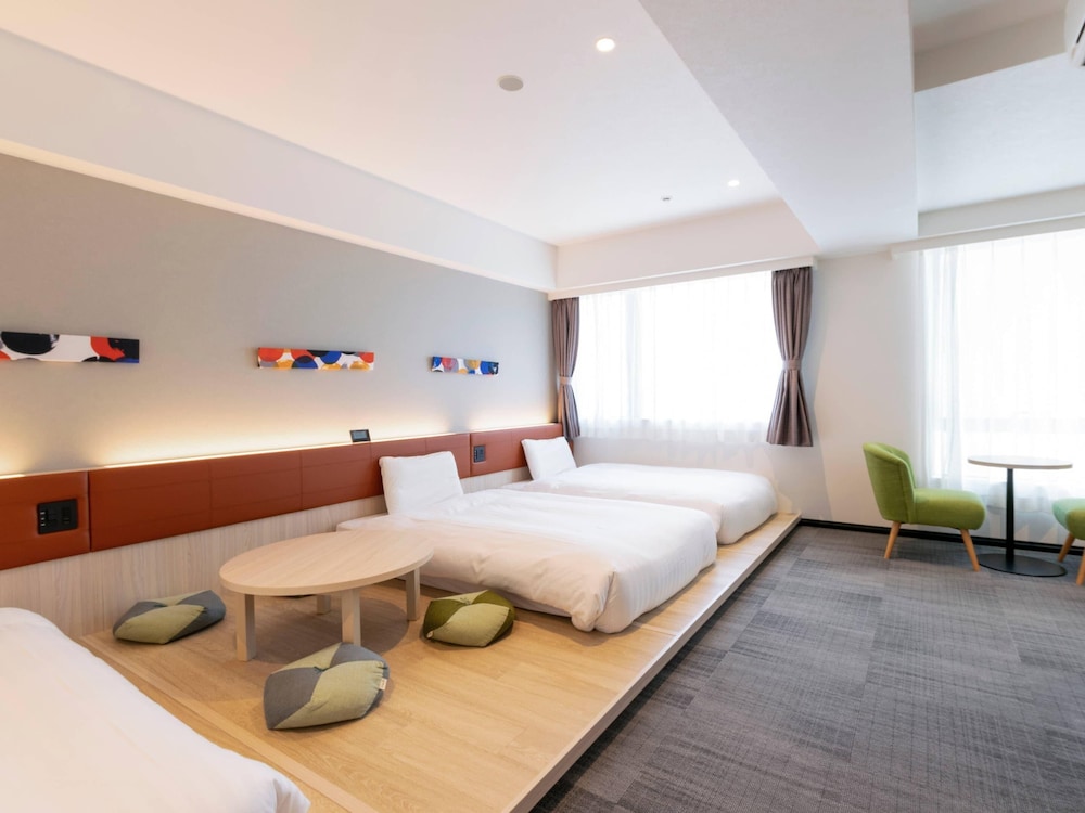 スタンダード ルーム シングルベッド 3 台 禁煙 客室5 | コンフォートホテル京都堀川五条