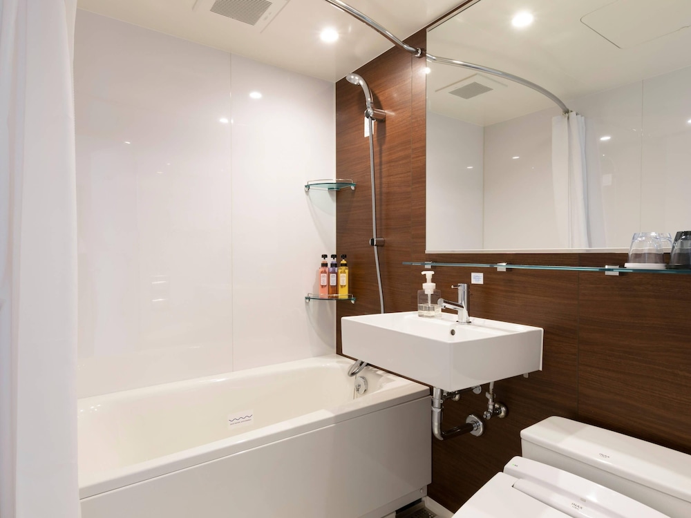 スタンダード ルーム ダブルベッド 1 台 禁煙 バスルーム1 | コンフォートホテル京都堀川五条