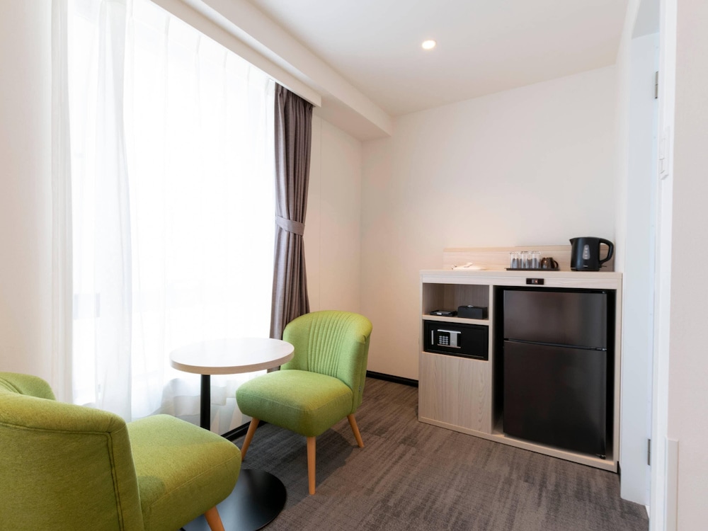 スタンダード ルーム シングルベッド 3 台 禁煙 客室8 | コンフォートホテル京都堀川五条