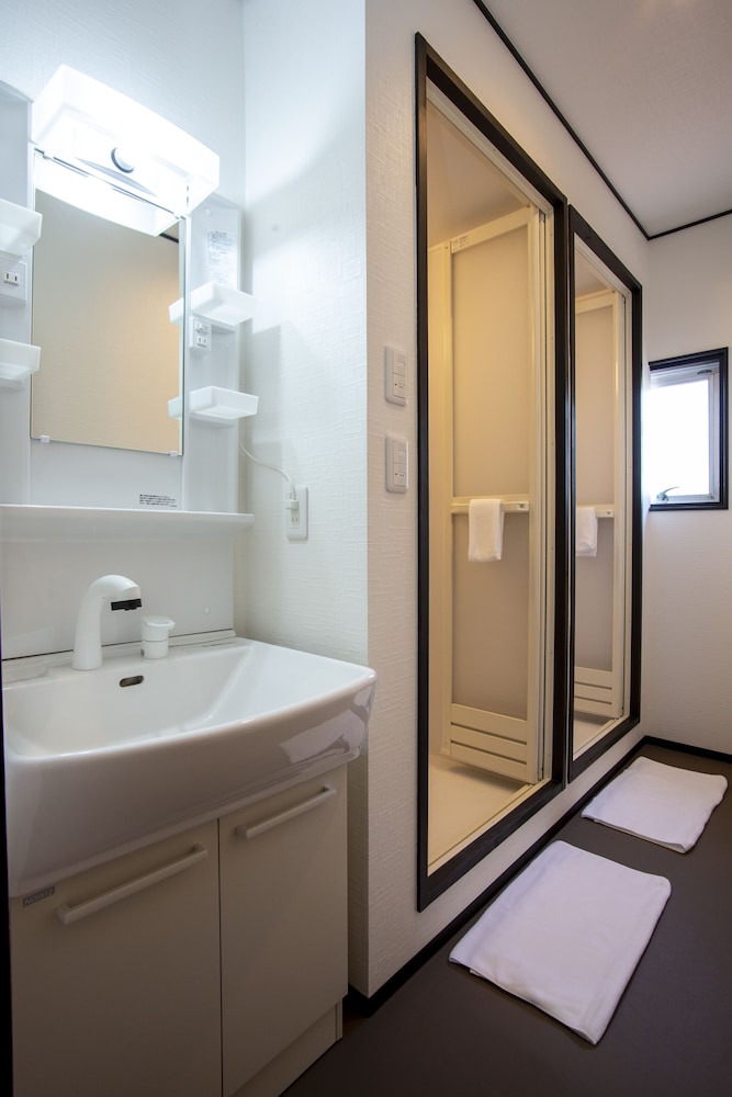 ツインルーム 禁煙 共用バスルーム1 | The RYOKAN O