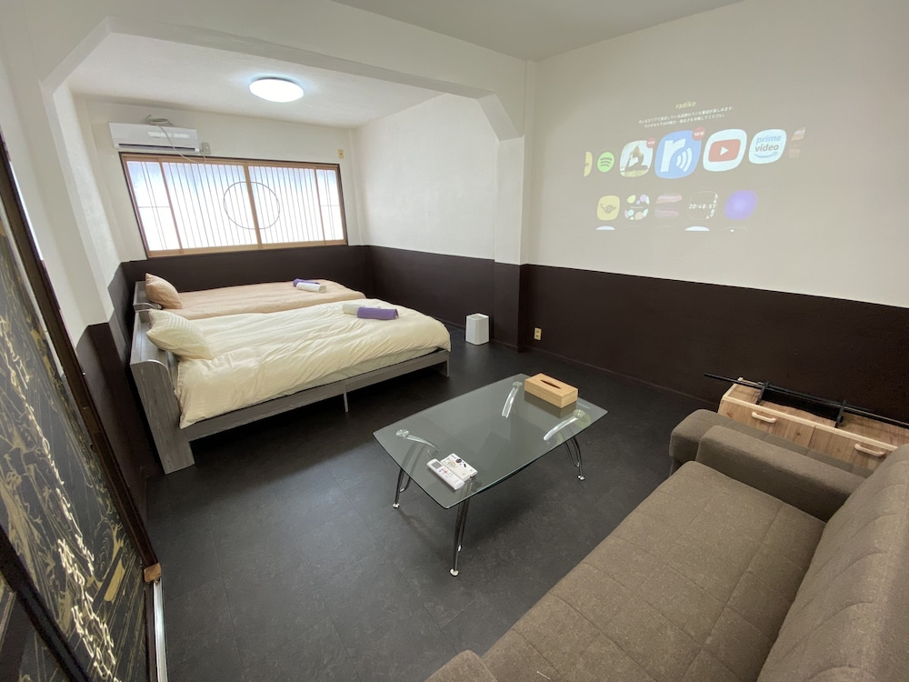 客室1 | ㉑ 宿 KUKAI 新今宮 客室1 | ㉑ 宿 KUKAI 新今宮