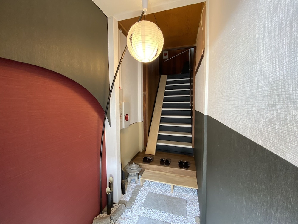 内部エントランス1 | ㉑ 宿 KUKAI 新今宮 内部エントランス1 | ㉑ 宿 KUKAI 新今宮