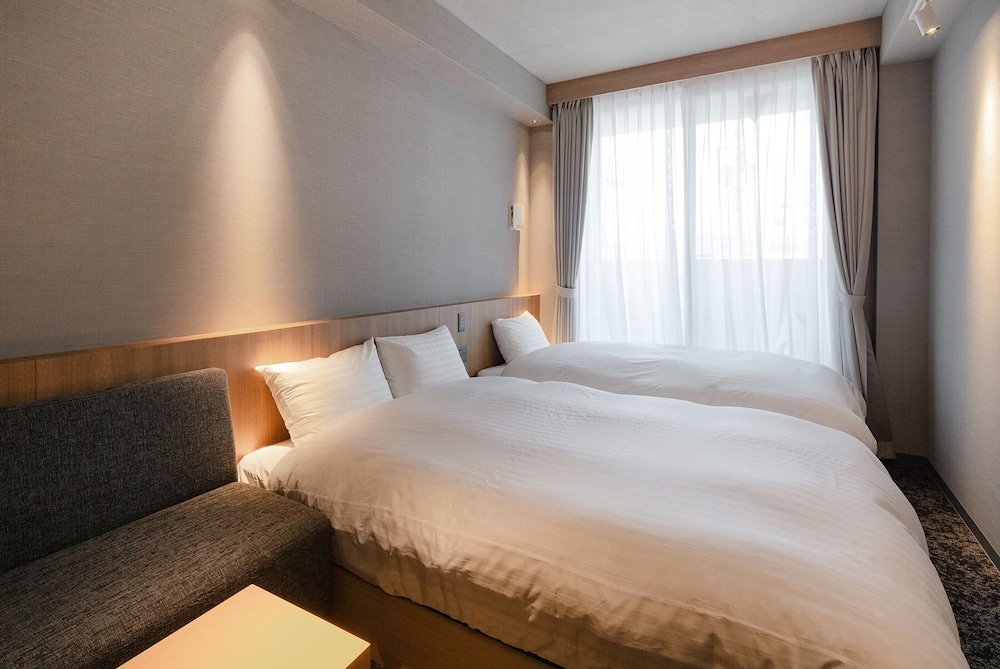 コンフォート ダブルまたはツインルーム 禁煙 客室3 | MATERIAL 府庁前