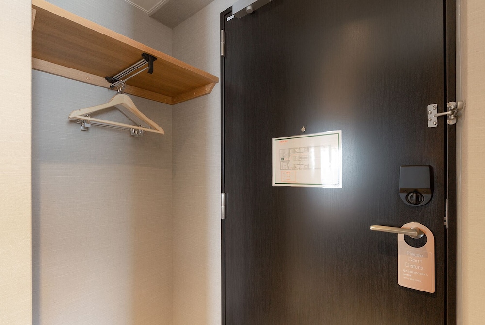 コンフォート ダブルまたはツインルーム 禁煙 客室4 | MATERIAL 府庁前