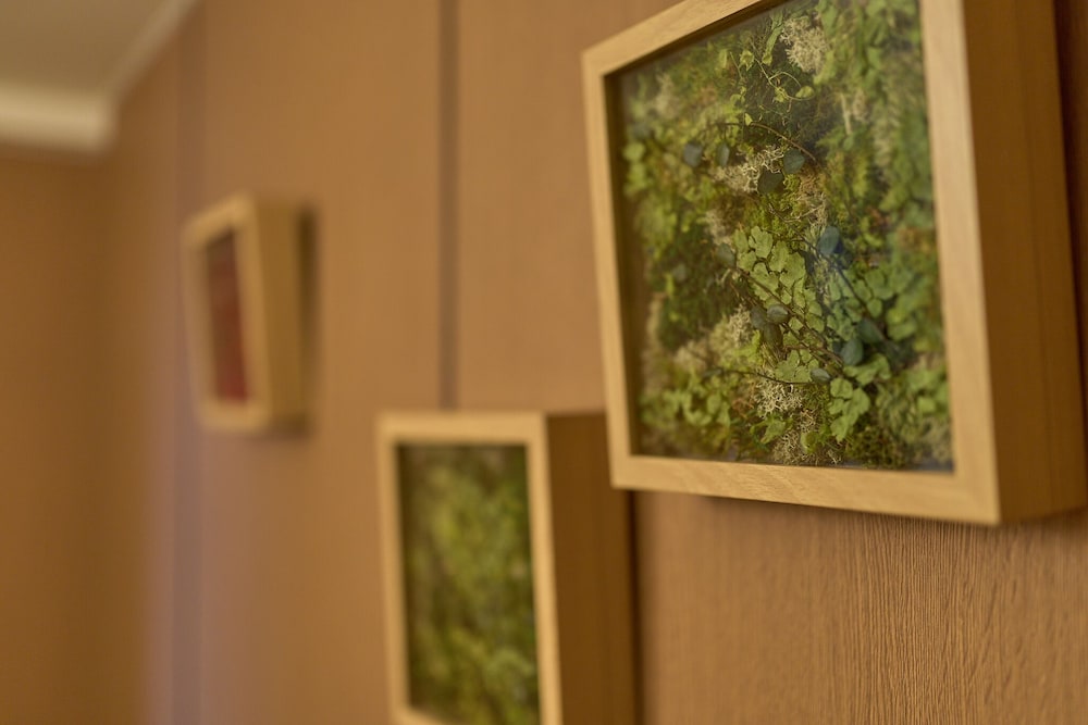 ファミリー スイート 禁煙 リビング エリア1 | MATERIAL 府庁前