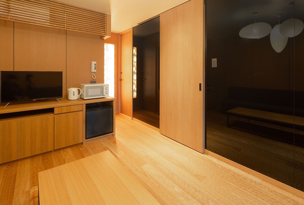 ファミリー スイート 禁煙 客室2 | MATERIAL 府庁前