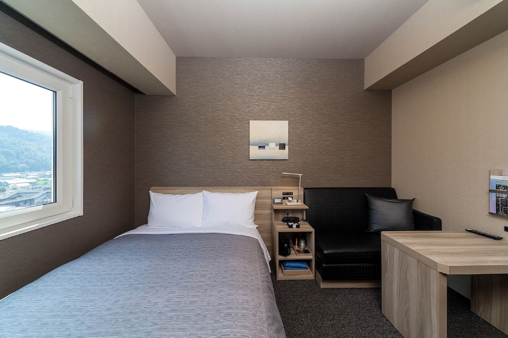 セミダブルルーム　禁煙 | ホテルルートイン津山駅前