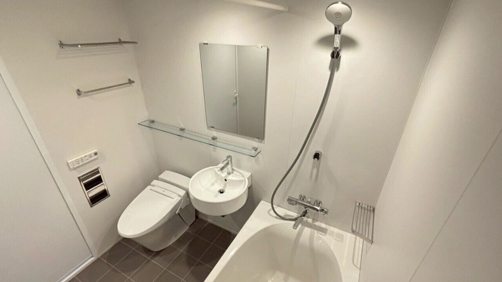 【禁煙】スーペリアツイン（バス・トイレ付） バスルーム0 | ホテル しおんの海