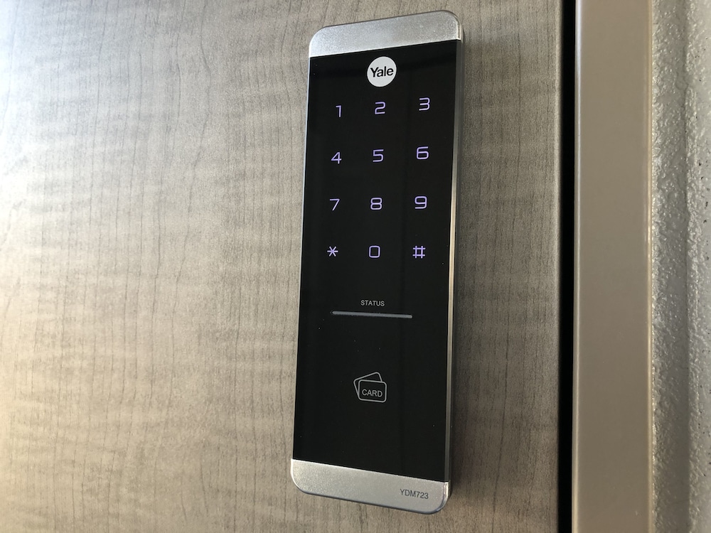 デラックス アパートメント ダブルベッド 2 台 禁煙 シティビュー 客室の設備とサービス0 | エスリードホテル難波サウス Ⅲ
