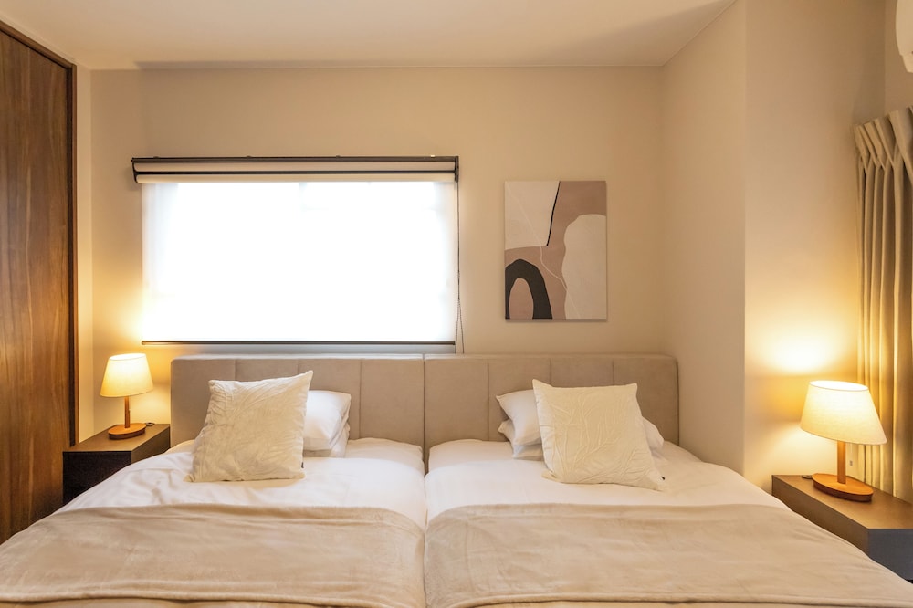 スーペリア ペントハウス 3 ベッドルーム 禁煙 パークビュー 客室5 | プレシオーソ梅田