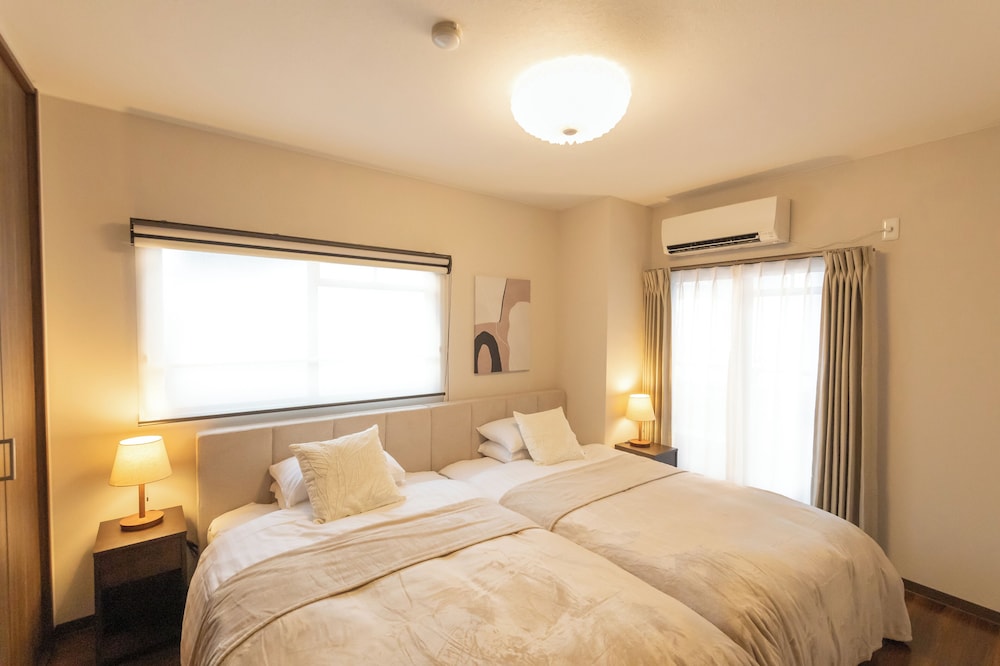 スーペリア ペントハウス 3 ベッドルーム 禁煙 パークビュー 客室2 | プレシオーソ梅田